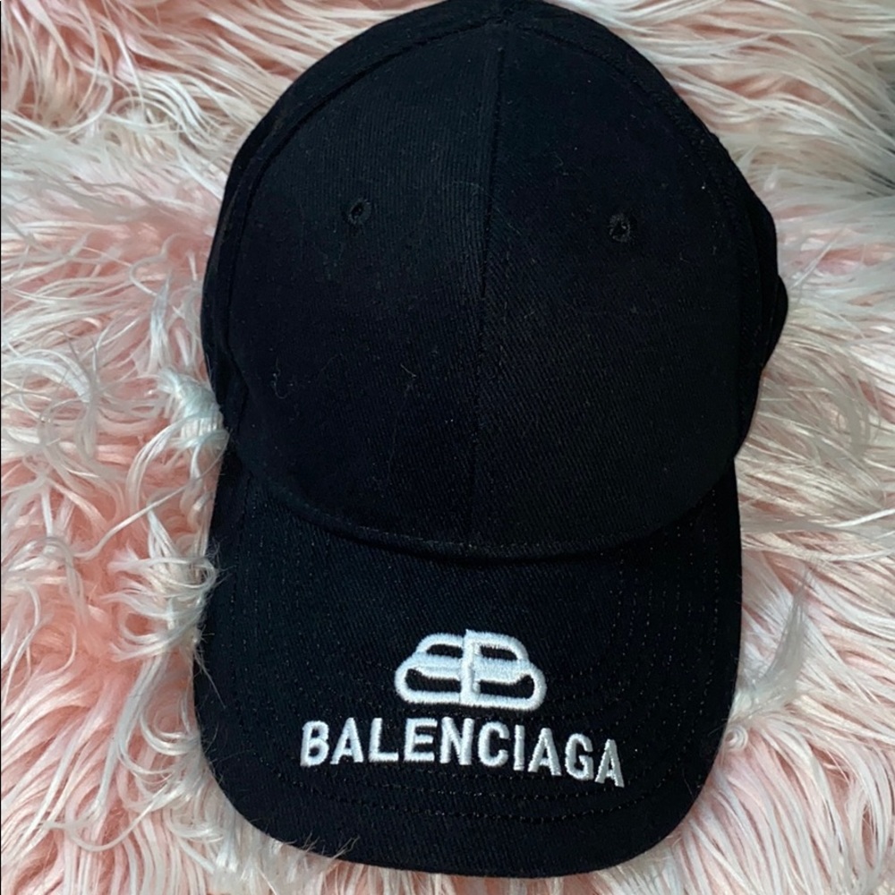 🦋🔥 Balenciasga hat🔥